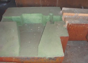 Chrome corundum castable
